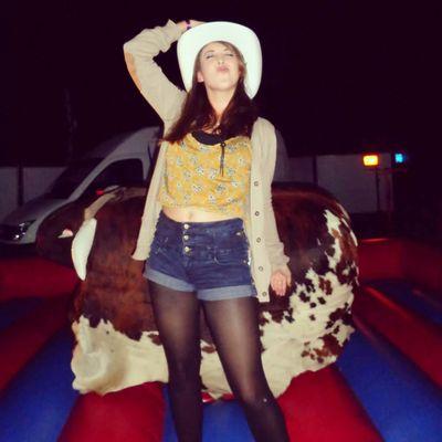 Catrinz's profile picture. Reading is an ingenious device of avoiding thought.