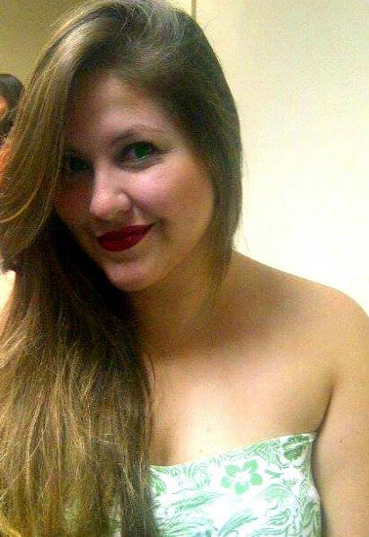 Venezolana, Gocha, amante de la verdad, opositora total, sarcástica, ácida Realista y enamorada de la vida!