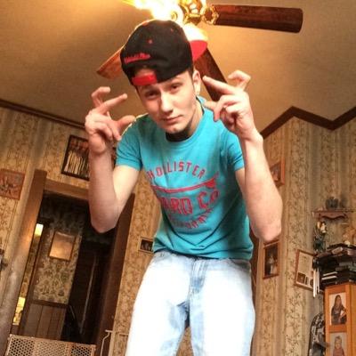 i dont fuck with unloyal ass bitches so get off my shit