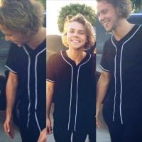 . (@ashtonsbae4lfye) 's Twitter Profile