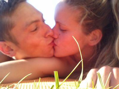 Enamorada de la viidaa, y de la personiita qe tengo ami ladoo, mii gordiito qee lo qiiero mass(: