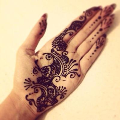 mobile nail tech based in Ellesmere & surrounding areas! threading henna plus more available