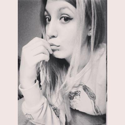 Name(FB):Daria Georgiana Beatrice
Age:17
Country:Italy
Nationality:Romanian 
Music and Bands(favorite):1D, JB, LDR,TW etc.
#Still_going_to_school.