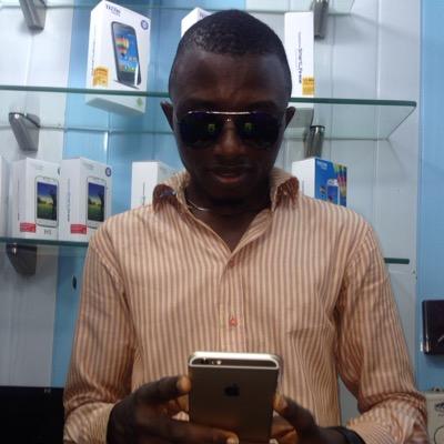 steven3052's profile picture. 