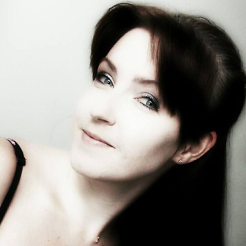 I'm a dreamer. I cook, write, drink wine and listen to classical music. I love animals and nature.