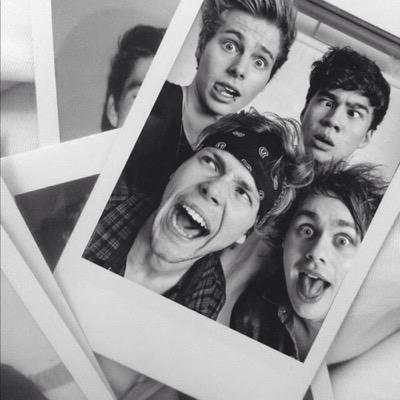 FREE FOLLOW BECAUSE ILY☺️ GO FOLLOW @CalPal_Bootyy SHE FOLLOWS BACK☺️