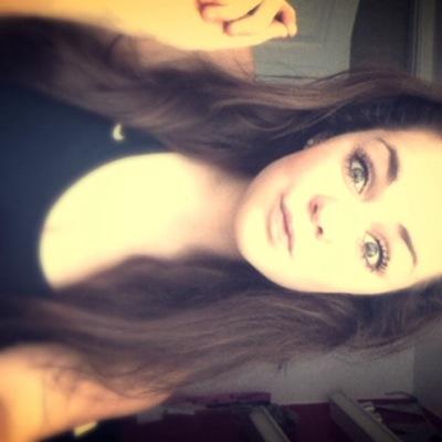 AmberAmbee09's profile picture. follow me and i will follow you back:)xoxox