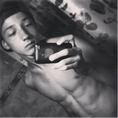 Instagram: @Alecolli3. 8va division. La actitud para afrontar un desafio me hace unico. Arriesga todo.