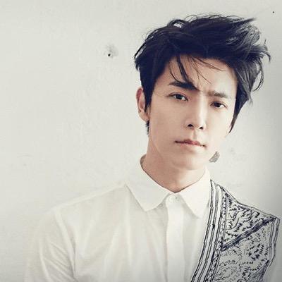 ２００５/１１♡０６/ パールサファイアブルー☆彡 SUPER JUNIORさらんへ！ちょあへ！♡♡♡ 完全なるドンヘぺんです(。-∀-)♡ウネだいすき。♡ 동해♡どんへ♡DONGHAE♡ドンへ♡魚♡アホの子♡ SJぺんのみなさんと繋がりたい！(｀・ω・´)☝♥