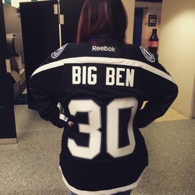 Go bolts⚡️⚡️ 21 years old. Capricorn. 5'2.