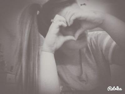 love your self Josie is my bæ dont touch her