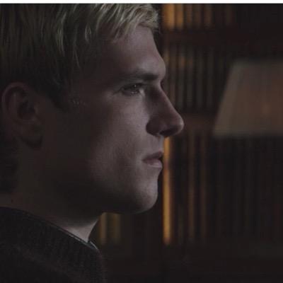 i shouldnt be tweeting 24/7 about peeta mellark on my personal twitter, so i made this// follow me on vine @bc peeta