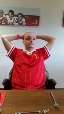 born and bred in Manchester life long Liverpool fan in my 30 somethings like all kinds of music