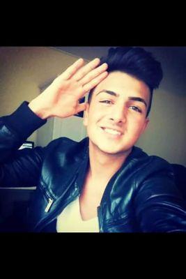 Gamer, Italiano, Turkiye, Football(Soccer) fanatic, Man United supporter, Real Madrid supporter, King of Dr.Pepper, Fußball beast,#followback