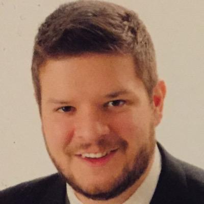 Fighting Irish, Packers, Knicks, and Yankees. America. CR Wash 04, University of Iowa 09 Licensed #Realtor in the state of Iowa, 2015 GHST Rookie of the year