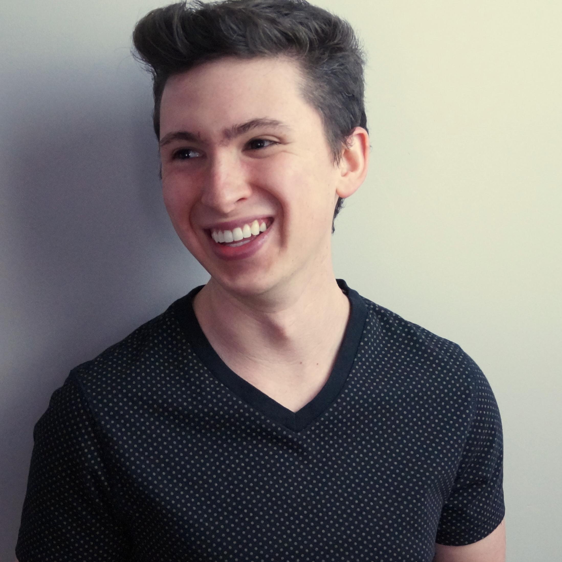 BenYoungLIVE's profile picture. Comedy Magician. Seen on Penn & Teller: Fool Us📺 Magic words: #hoopoopoo.