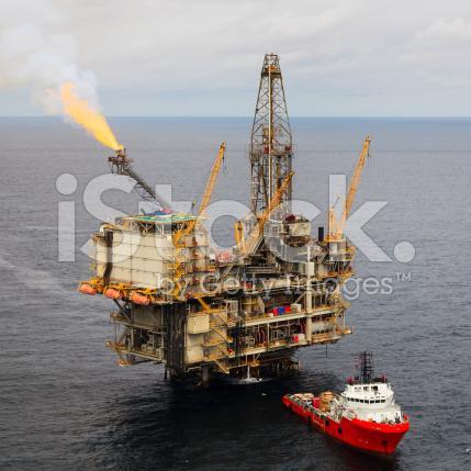 Oil rig jobs entry level provides information about oil rig career from entry level to professional