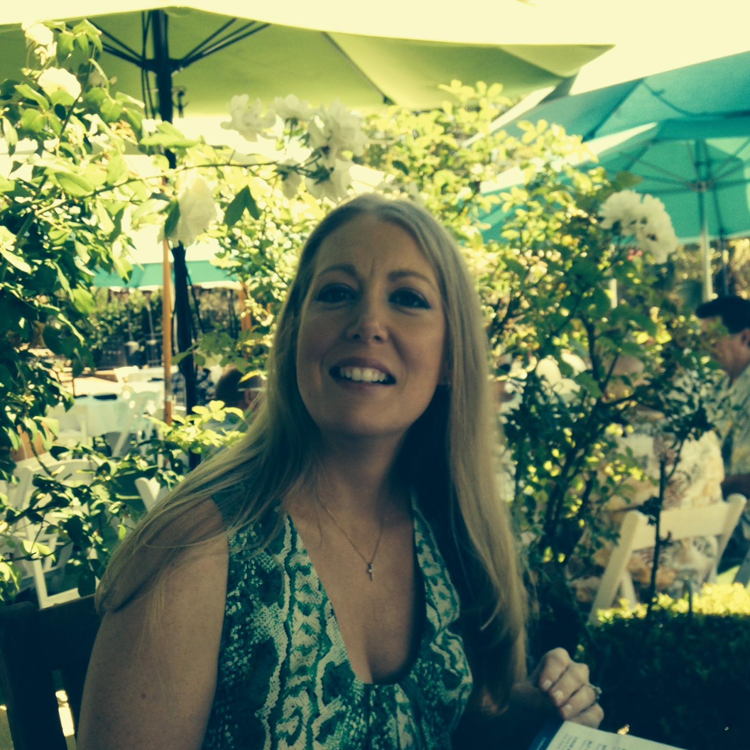 LC_cat_LC's profile picture. SBC Vixen ~Bleed Pink&Green, golf girl, forever optimist, Labrador lover, always on the green …& only BLUE!votes matter