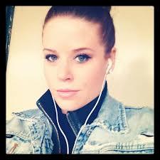 lorealarana151's profile picture. La crueldac ds la fuerza de los cobardes.