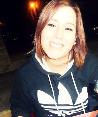 Ella me hace sobrepasar la locura con un beso.. ella es lo mas expecial .            ♥ 12 ♥ ENERO ♥ 2014 .Love♥you PRINCESA!