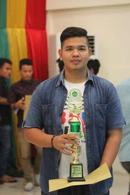 jelass lebih bedaa