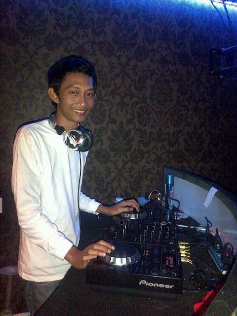 buan_raa's profile picture. I'm simple...my pin 5D036FE0