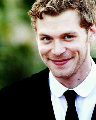 Poet. ⭐Love look not with the eyes, but with the mind. And therefore is winged Cupid painted blind⭐#ModernWilliam