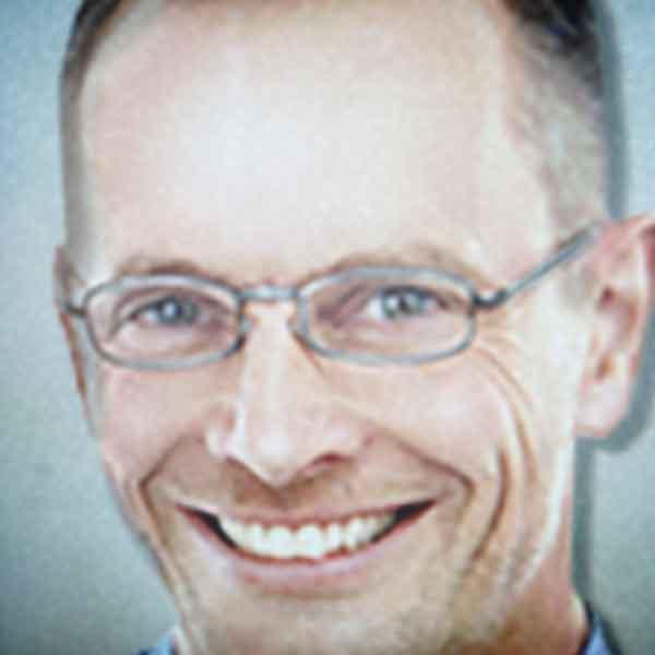 Olen fiktiivinen Raimo kWh, TuntiSähkön tarkka ja säästäväinen kannattaja. #säästövinkki-twiittaaja sekä vaimoni @PirjokWh:n mies.