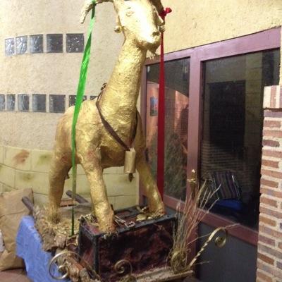 agrupacion creada en 2015 por un grupo de amigos en castronuevo,nace con las claras intenciones de recuperar,crear y mantener la tradicion de su tierra.