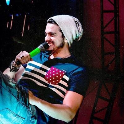 Eu não preciso te olhar, pra te ter em meu mundo, porque aonde quer que eu vá, você está em tudo, tudo, tudo, que eu preciso te vivo ♫@luansantana ಌ