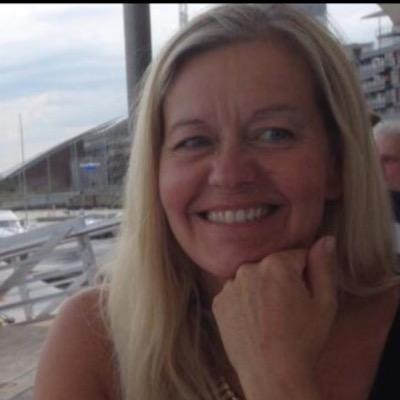 suzanne_ax's profile picture. 