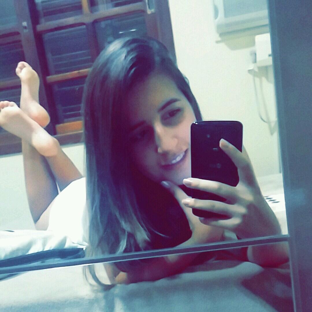 Amar é fácil, quero vê é você demonstrar tudo o que você sente com gestos e não com palavras.
