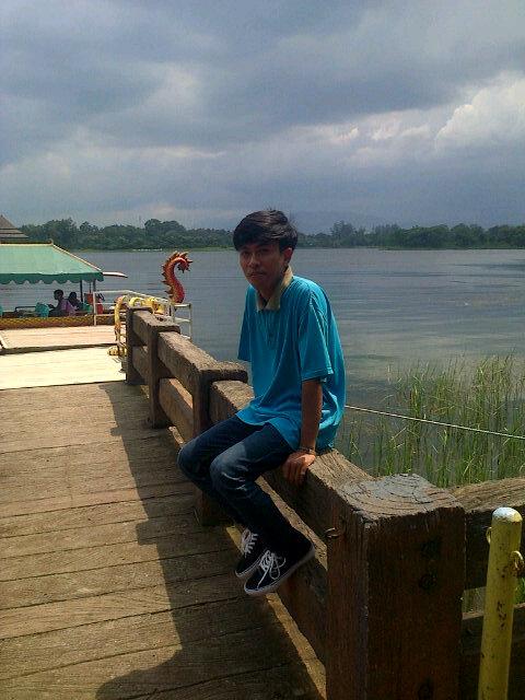 WE ARE SKATERPUNKERS (W.A.R.S) pin 231C9886