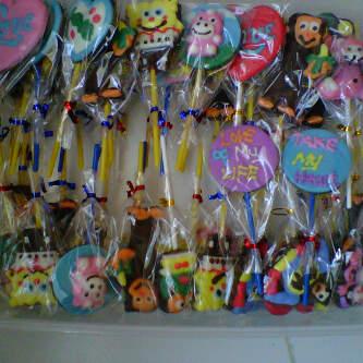 Jual coklat stick dan coklat toples berbagai karakter kartun 3D. Silakan order Pin bb 32431D6D. Atau call hp  088803366829. Mengutamakan Kepuasan Konsumen.
