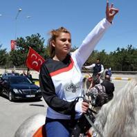 ATATÜRK fanatiği #Karşıyaka            Aşk vatana olur.                                 Söz konusu vatanken gerisi ancak  teferruat olur...