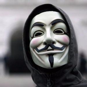 Somos legión. No olvidamos. No perdonamos. Esperanos. // Anonymous is legion. Does not forgive. Does not forget. Expect us //