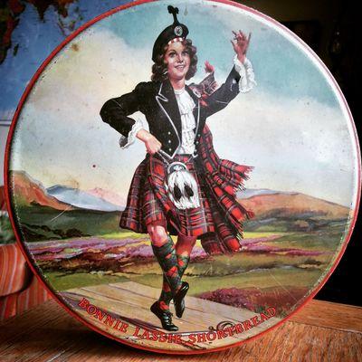 AntiquesReid's profile picture. Edinburgh Antiques shop, filled with Asian, Oriental, Tribal and European decorative items, art, jewellery and fashion from the ancient to the 21st Century.