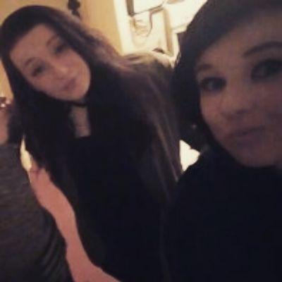 laurenscarrottX's profile picture. follow me and i might follow back.