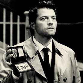 ❝My wing tips waltz across naive Wood floors they creak, innocently down the stairs.Drag melody, my percussive feet
Serve cobweb headaches❞ [SPN|Gay|21+|MV]