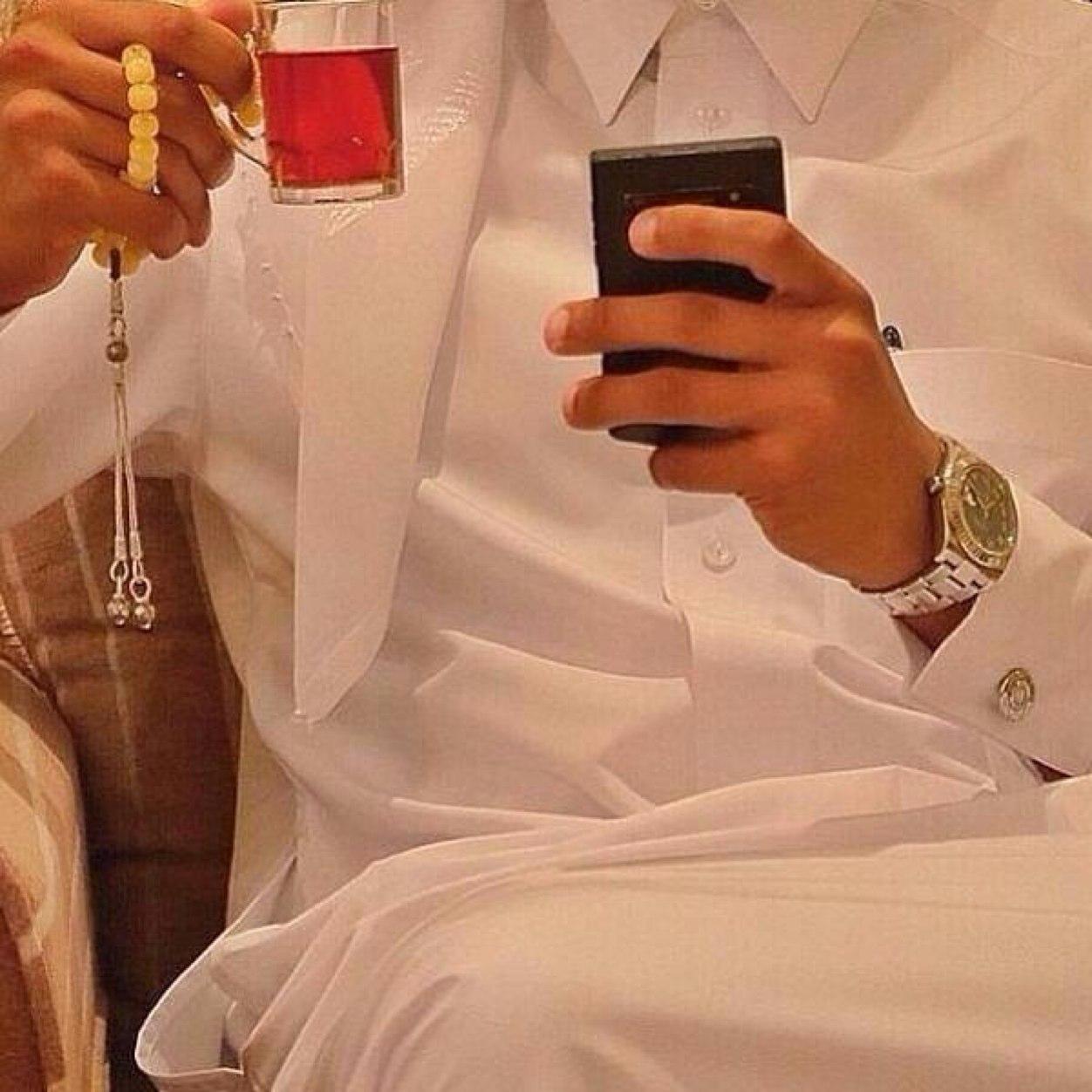 ‏كنَ قنوعًا فَبحثك عنَ الإجمّل يقتل جَمال مَ تمَلك..♡. متابعتك شرف لي ؛ تابعني اتابعك ، الخُبر