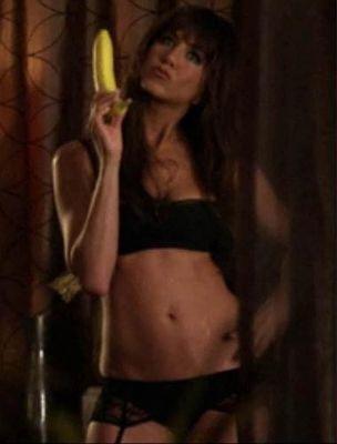 ihateallnouns's profile picture. I'm just trying to do my job here as a grocery store cashier and my boss is doing the unthinkable and apparently enjoys telling me all about her adventures...