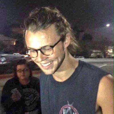 Go follow @centuriesoflrh she follows back!