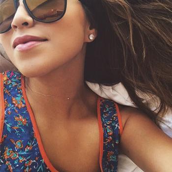 peacelove_shop's profile picture. 