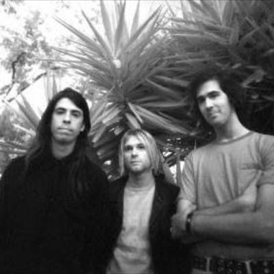 Grunge is not dead. Kurt Krist and Dave are the best. We miss you Kurt!!! My name is Aurora :) (Italy)