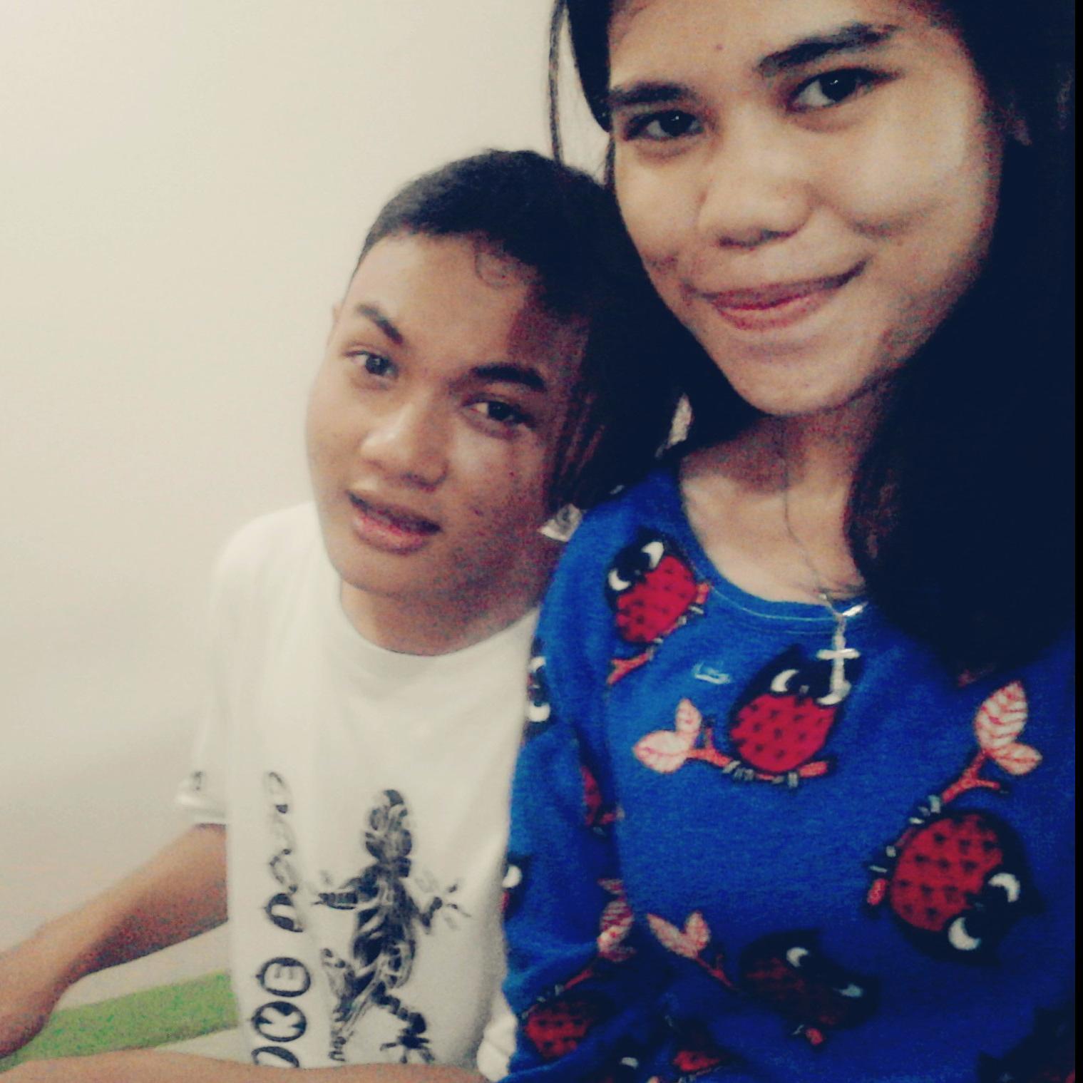28.Maret.1995 | Joshua Barriando :* Jesus Christ and Big FAMILY {} :*♥ |  http://t.co/CdeseRnPtl |  http://t.co/6Hr2WPS9W6 | mother of pray {} :*