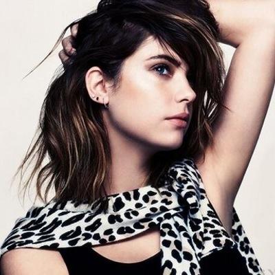 HannaAshley_'s profile picture. Im a big fan of Pretty Little Liars and One Tree Hill. My role models are Ashley Benson and Sophia Bush.