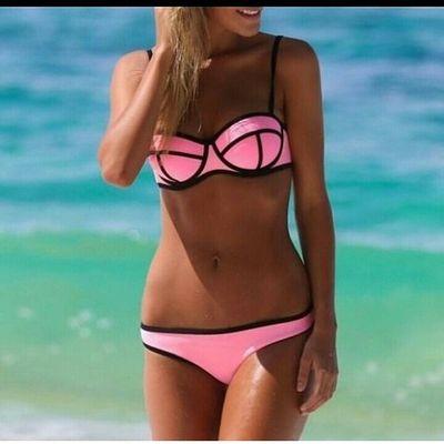makeup, hair, bikinis, sex, boys, rants and sarcastic tweets.