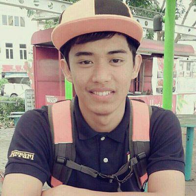 AizzuddinMr's profile picture. smile..