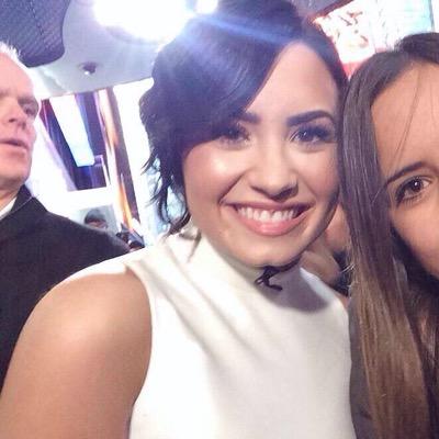 please follow @qlitterlovato ✨