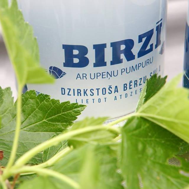 BIRZI is an excellent thirst-killer made from birch sap, ideal for celebrations as non-alcoholic champagne, a pleasant ingredient in refreshing cocktails.
